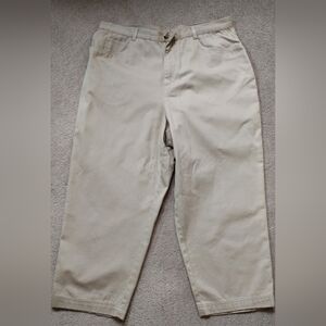 Brand New Rafaella ladies cropped pants size 14 (fit small) NWOT in beige